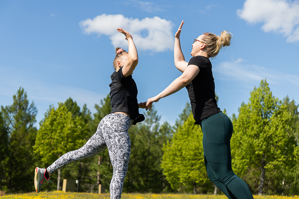 High five urheilukentällä
